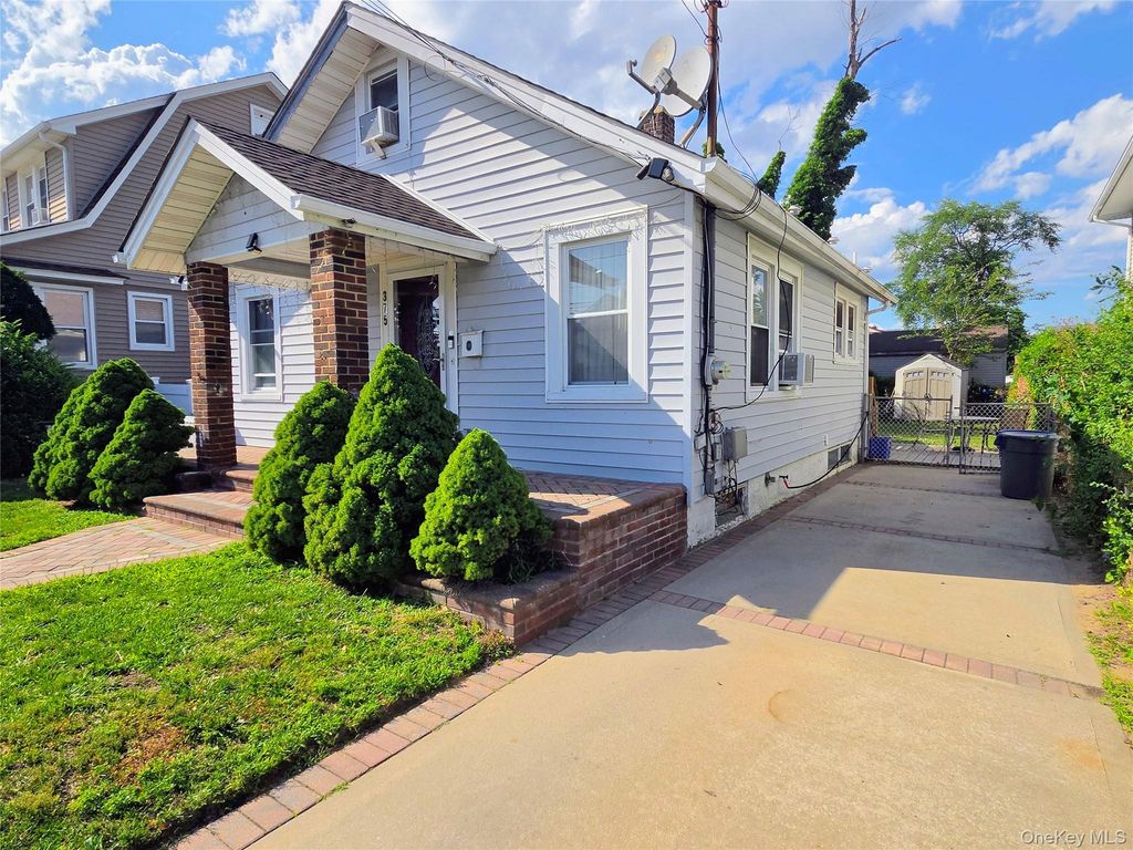 375 W Valley Stream Blvd., Valley Stream, NY 11580