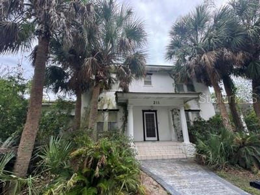 211 S CENTRAL AVENUE, Umatilla, FL 32784