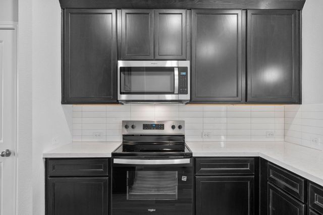 110 Wesley Miller LN, Taylor, TX 76574