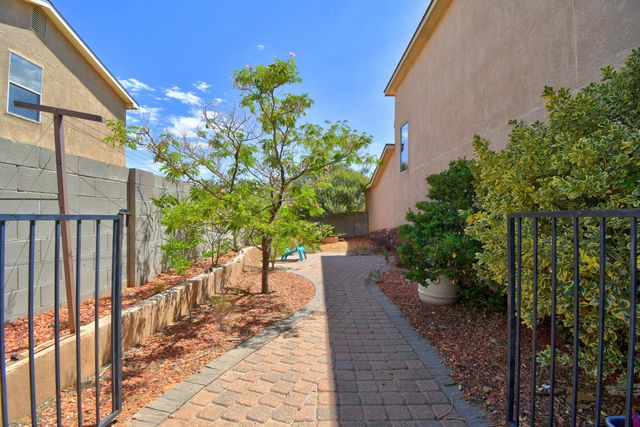 6236 Wildflower Pass NE, Rio Rancho, NM 87144
