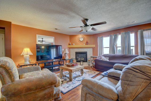 6236 Wildflower Pass NE, Rio Rancho, NM 87144