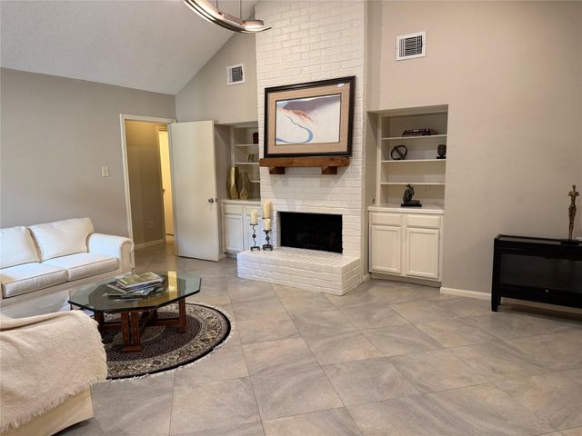 13 Maywind Court, The Woodlands, TX 77381
