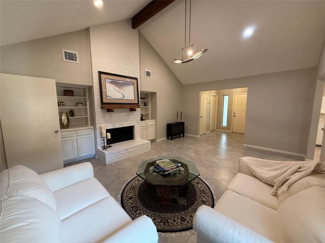 13 Maywind Court, The Woodlands, TX 77381