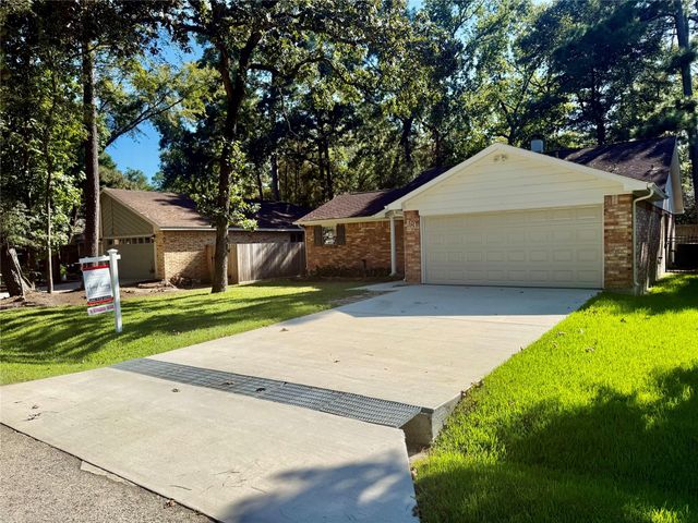 13 Maywind Court, The Woodlands, TX 77381