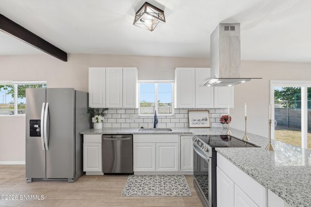 1515 Country Club Circle, Las Cruces, NM 88001