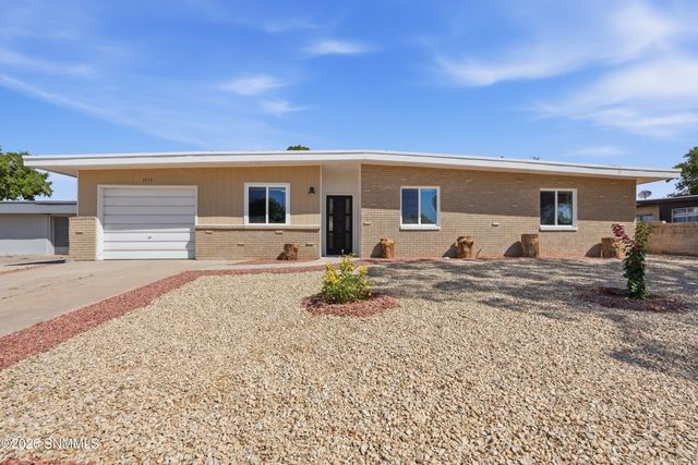 1515 Country Club Circle, Las Cruces, NM 88001