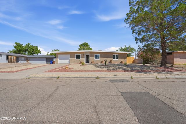 1515 Country Club Circle, Las Cruces, NM 88001
