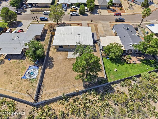 1515 Country Club Circle, Las Cruces, NM 88001