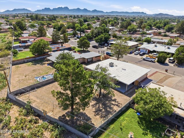 1515 Country Club Circle, Las Cruces, NM 88001