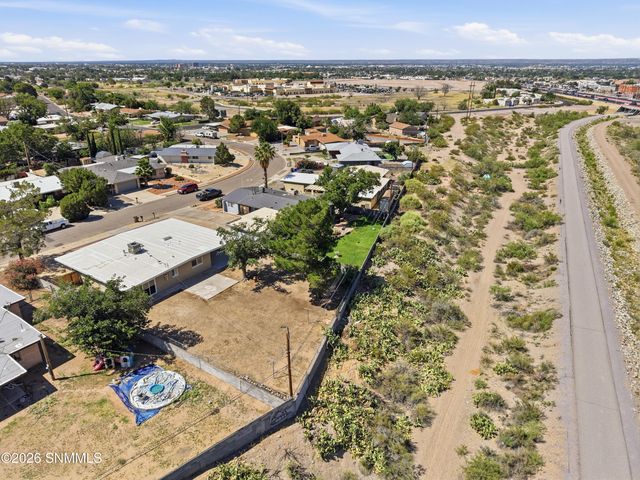 1515 Country Club Circle, Las Cruces, NM 88001