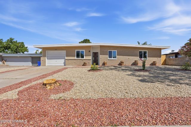 1515 Country Club Circle, Las Cruces, NM 88001