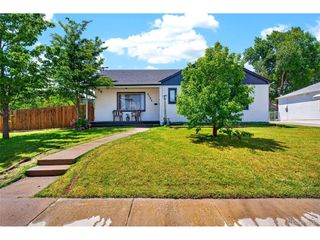2303 De Soto Rd, Pueblo, CO 81003