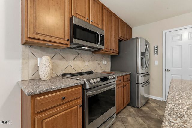 909 Steelhorse Drive, Fuquay Varina, NC 27526