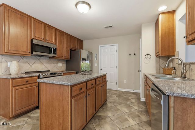 909 Steelhorse Drive, Fuquay Varina, NC 27526