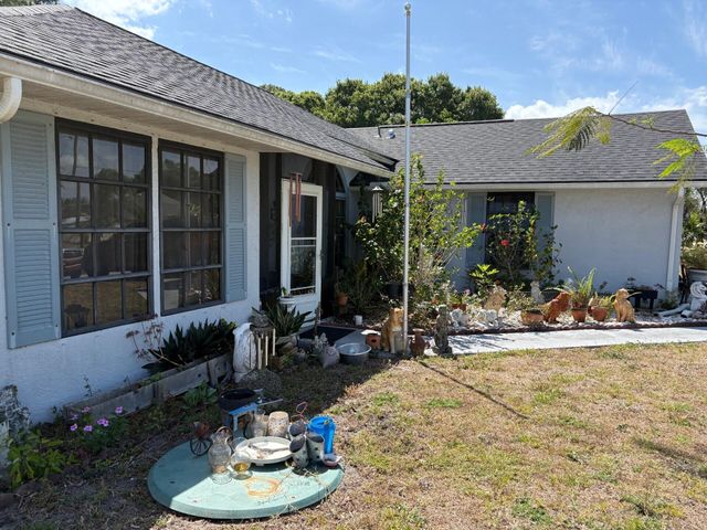 514 NW Ferris Drive, Port St Lucie, FL 34983