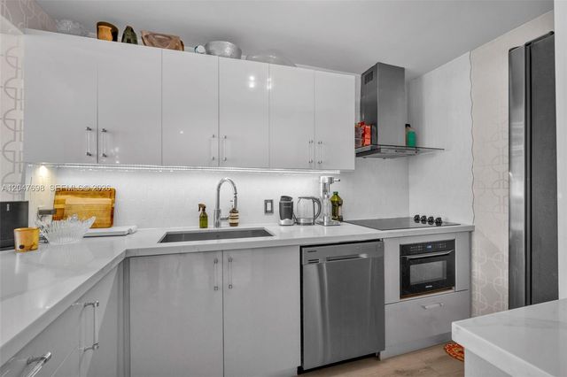 1228 W Ave 1213 1213, Miami Beach, FL 33139
