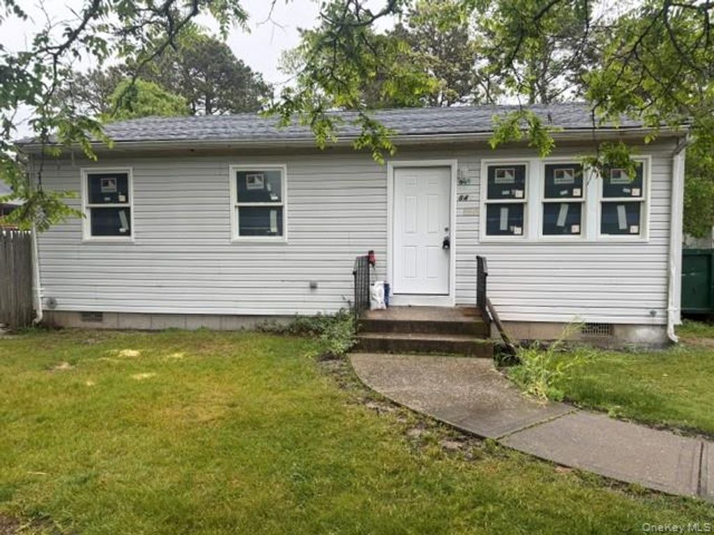 849 Walker Avenue, Bellport, NY 11713