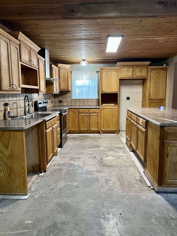 Image 12 of property listing at 7685 Chaparral Run Rd, San Angelo, TX 76903