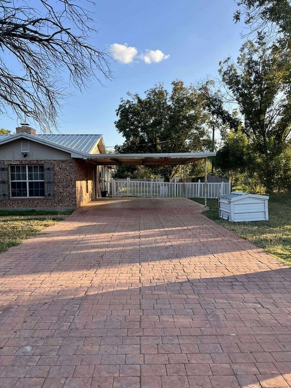 Image 3 of property listing at 7685 Chaparral Run Rd, San Angelo, TX 76903