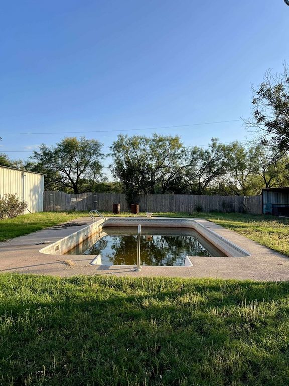 Image 5 of property listing at 7685 Chaparral Run Rd, San Angelo, TX 76903