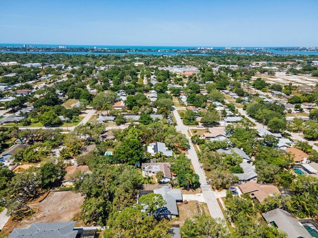 2352 PALM TERRACE, Sarasota, FL 34231