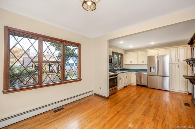 325 Middle Road, Blue Point, NY 11715