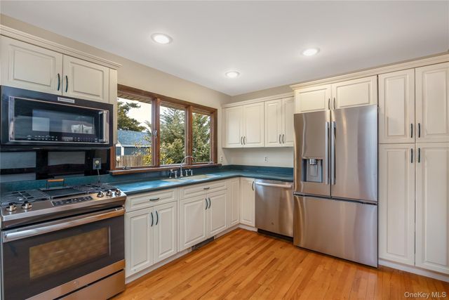 325 Middle Road, Blue Point, NY 11715