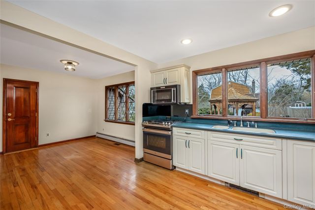 325 Middle Road, Blue Point, NY 11715