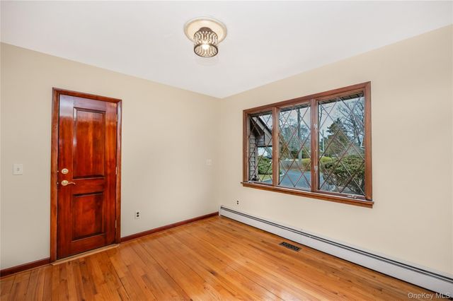 325 Middle Road, Blue Point, NY 11715