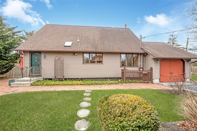 325 Middle Road, Blue Point, NY 11715