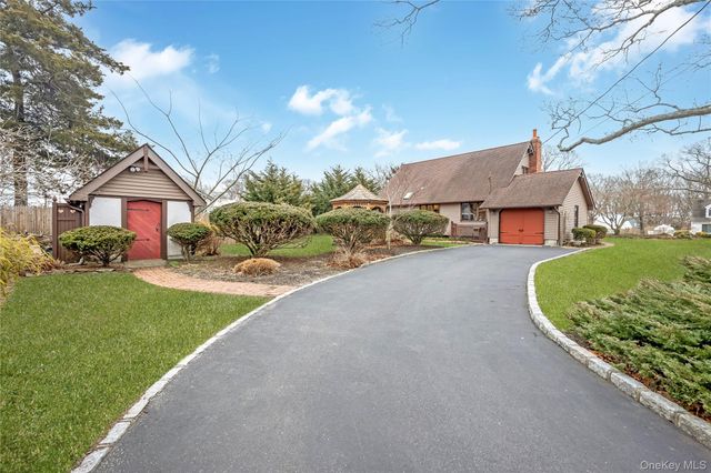 325 Middle Road, Blue Point, NY 11715