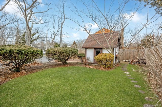 325 Middle Road, Blue Point, NY 11715