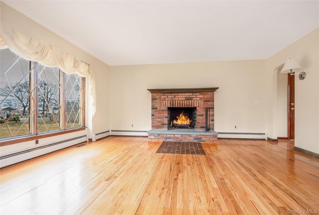 325 Middle Road, Blue Point, NY 11715