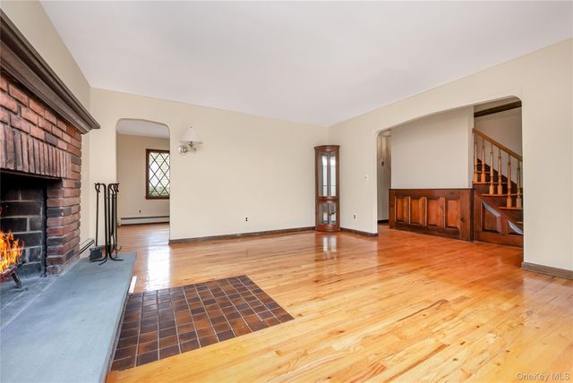 325 Middle Road, Blue Point, NY 11715