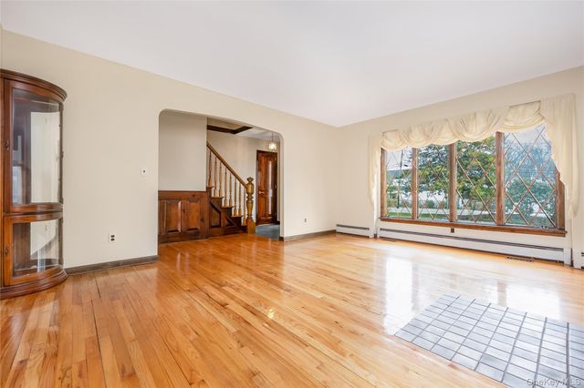 325 Middle Road, Blue Point, NY 11715