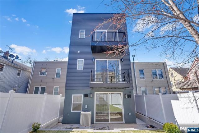 206 Clendenny Avenue 2, Jersey City, NJ 07304