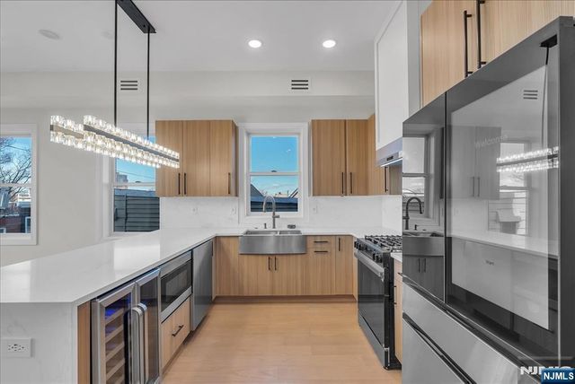 206 Clendenny Avenue 2, Jersey City, NJ 07304