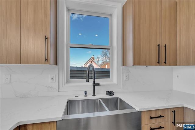 206 Clendenny Avenue 2, Jersey City, NJ 07304