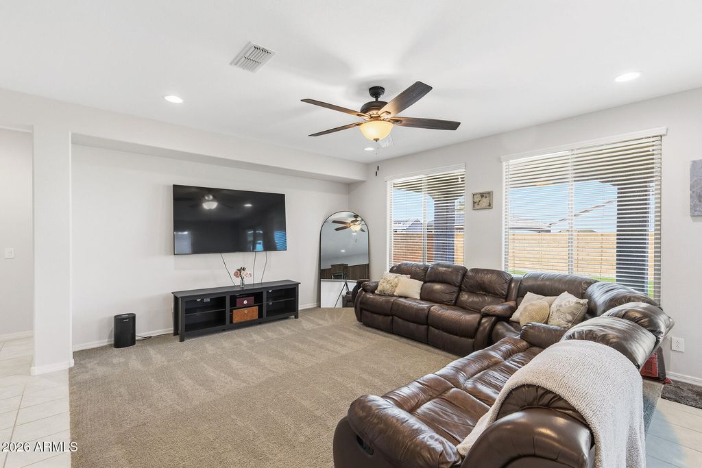 25958 W Deer Valley Road, Buckeye, AZ 85396 — photo 2