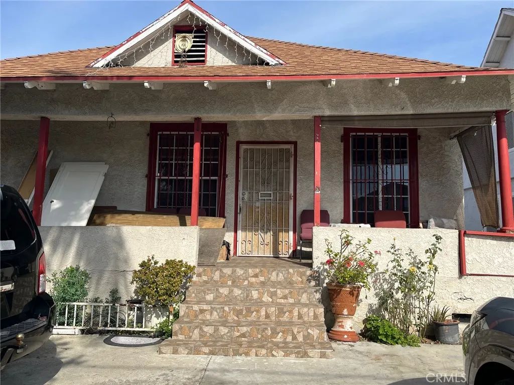 317 E 42nd Pl, Los Angeles, CA 90011