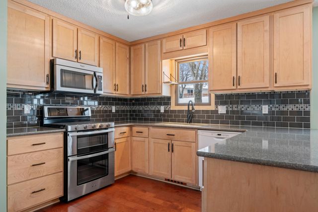 2916 6th Avenue NW, Rochester, MN 55901