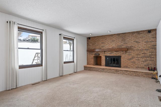 2916 6th Avenue NW, Rochester, MN 55901