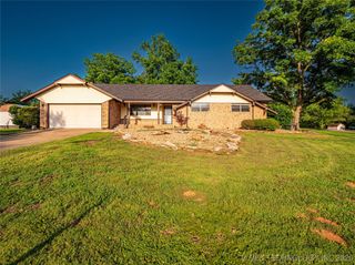 1826 W McGill, Eufaula, OK 74432