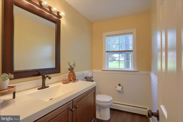 712 S BROAD ST, Mechanicsburg, PA 17055