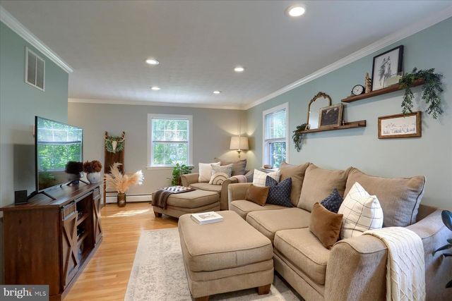 712 S BROAD ST, Mechanicsburg, PA 17055