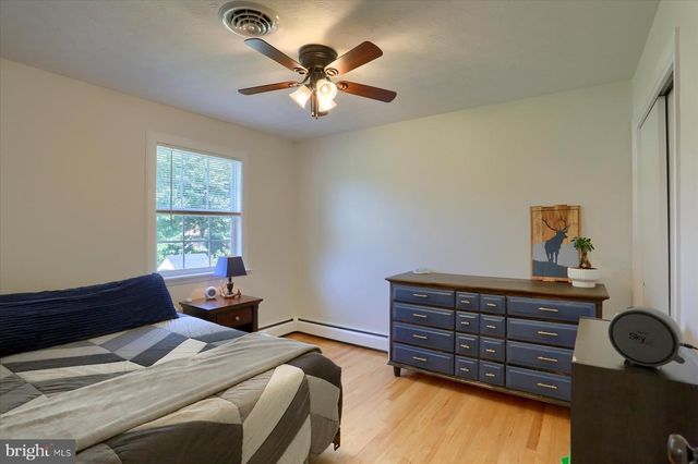 712 S BROAD ST, Mechanicsburg, PA 17055