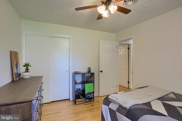 712 S BROAD ST, Mechanicsburg, PA 17055