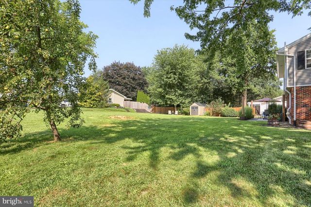 712 S BROAD ST, Mechanicsburg, PA 17055