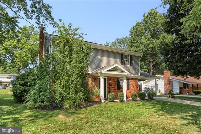 712 S BROAD ST, Mechanicsburg, PA 17055