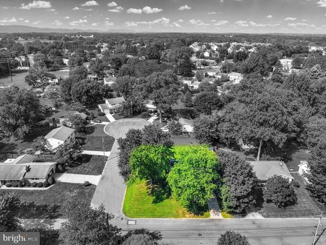 712 S BROAD ST, Mechanicsburg, PA 17055